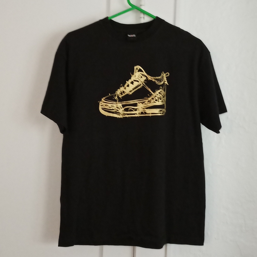 Dave White Gold Sneaker Tshirt large